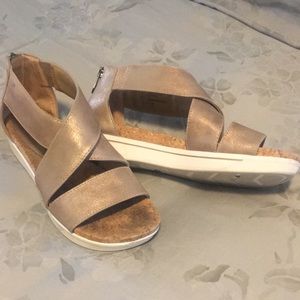 Adrienne Vittadini Sport Sandles